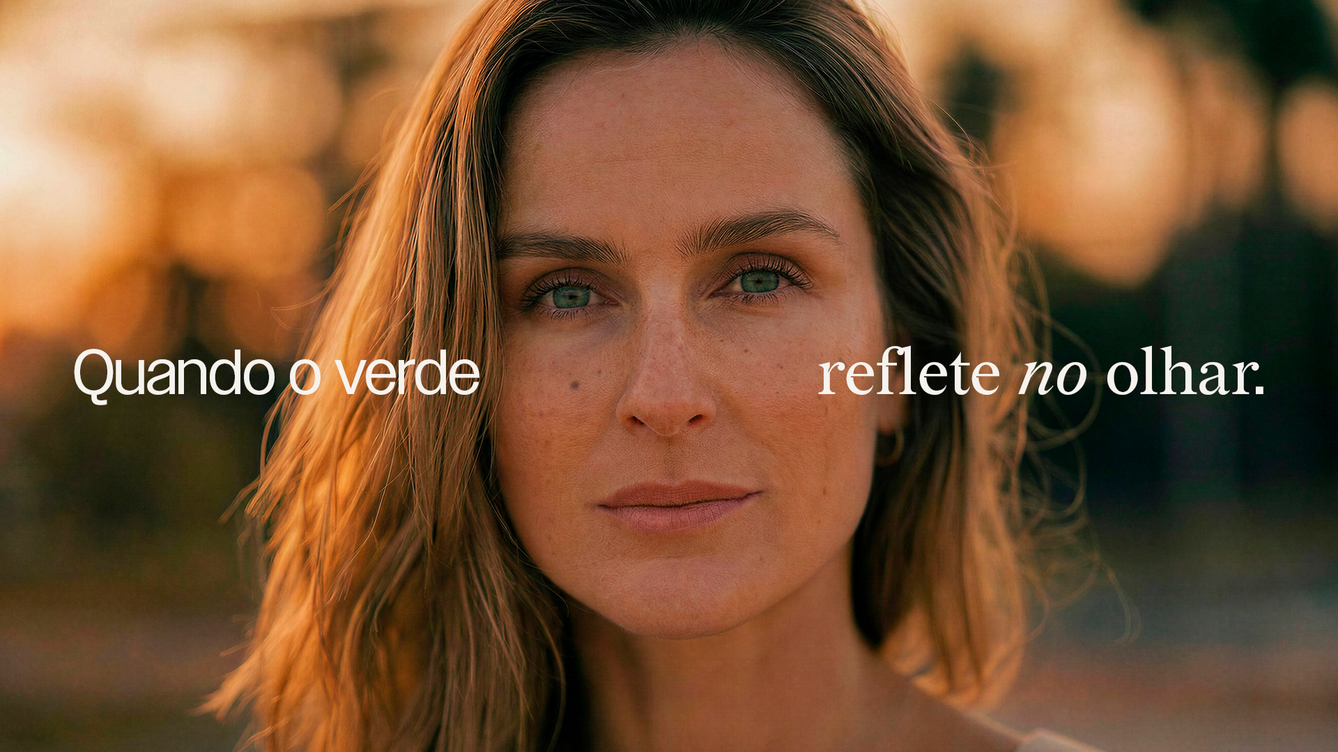 Zaylu Resort campaign with a portrait of a woman and the message “Quando o verde reflete no olhar.”