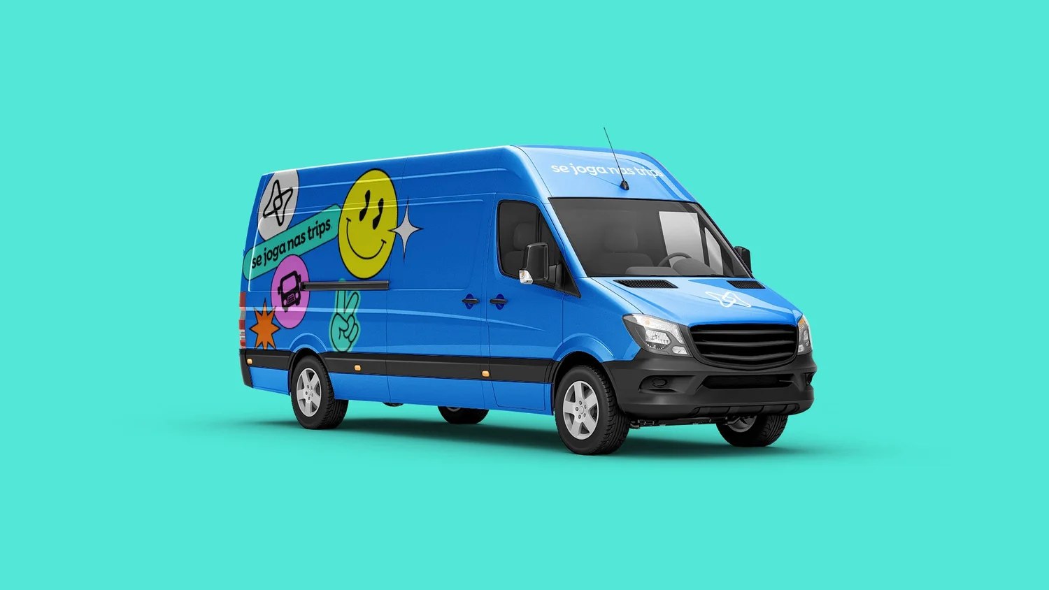 Se Joga Nas Trips blue passenger van wrapped with the brand symbol and colorful travel stickers on turquoise.